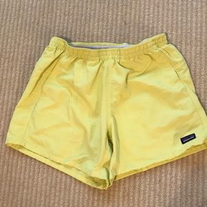 💛 Yellow Patagonia Shorts size S